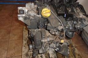 двигатель  RENAULT MASTER 2  2.5DCI   2004 год,.>